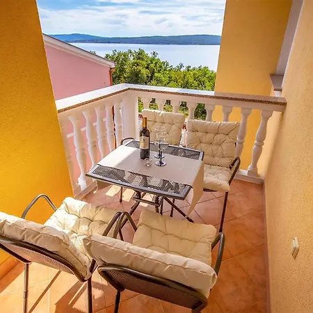 Apartment 2 Bedroom Cozy In Dramalj